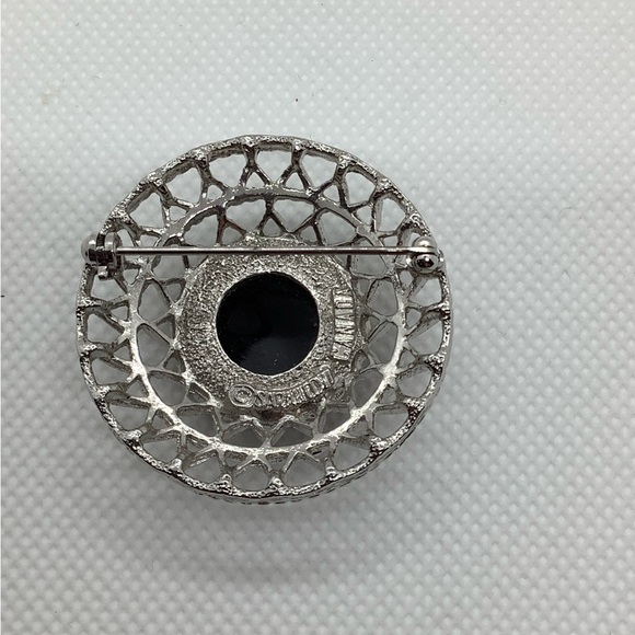 Sarah Coventry Jet Set Silver Tone and Black Stone Brooch - Picture 5 of 9